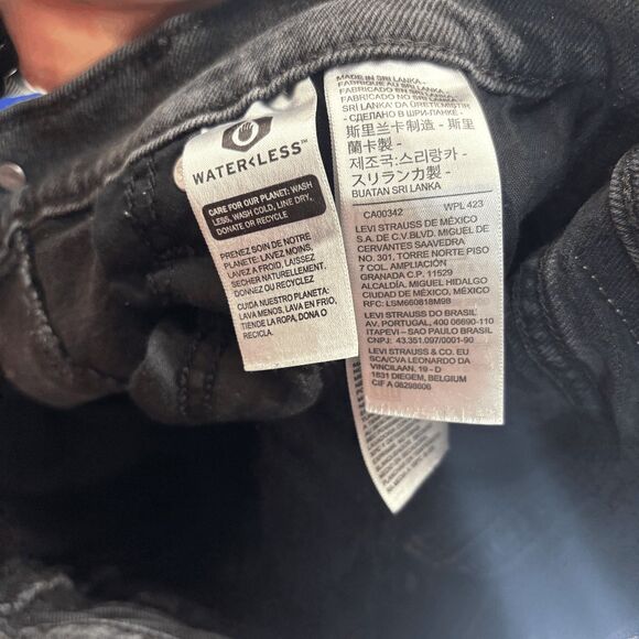 Levis SilverTab Mom Jeans 28 Black Womens High Rise Lion Cub Painted 28x28 - Picture 10 of 11